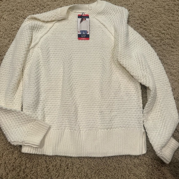 NWT - Gap sweater - Picture 1 of 3